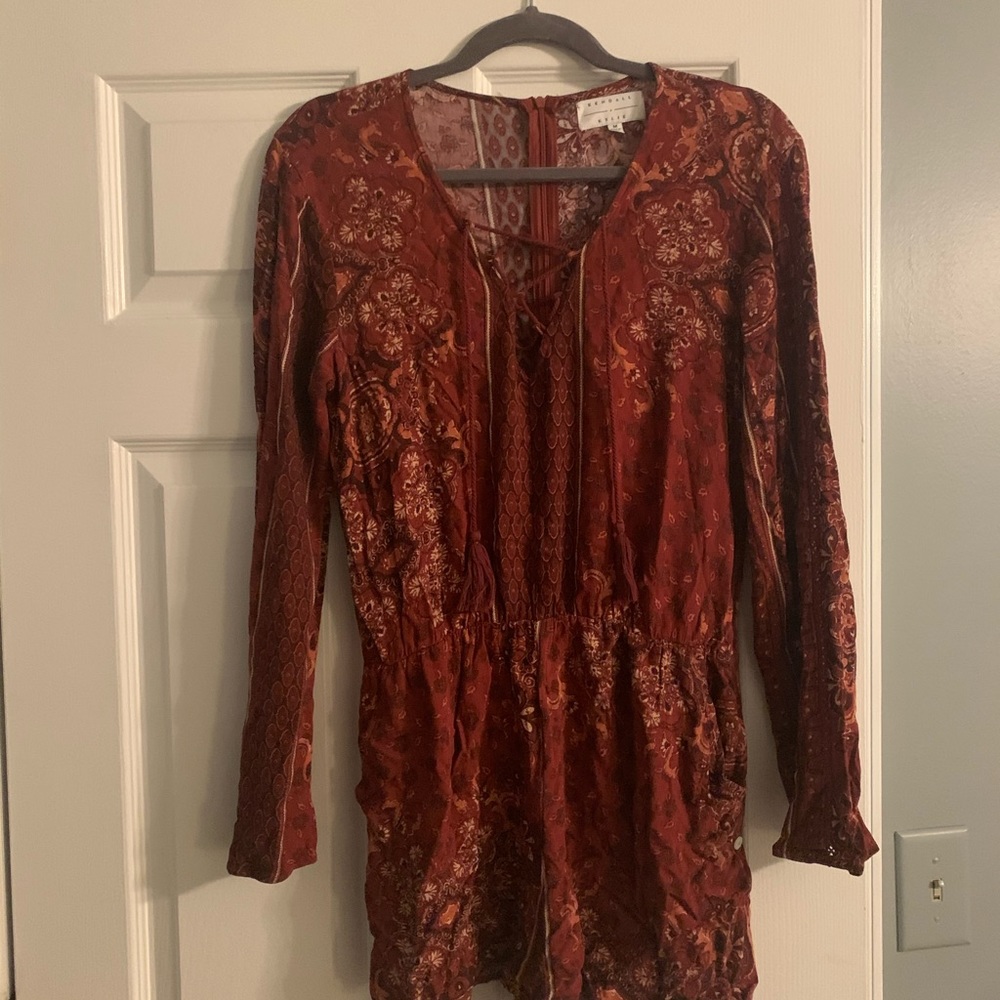 BRAND NEW WITHOUT TAGS Kendall + Kylie Romper